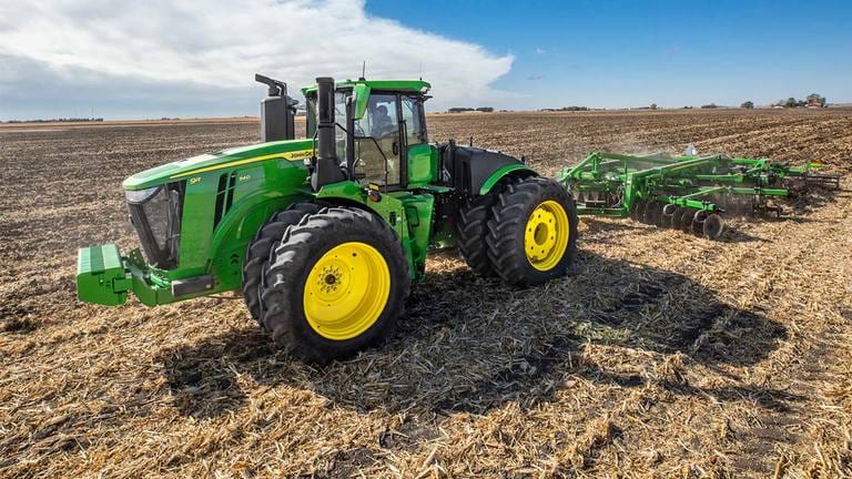 Трактор серії 9 l John Deere