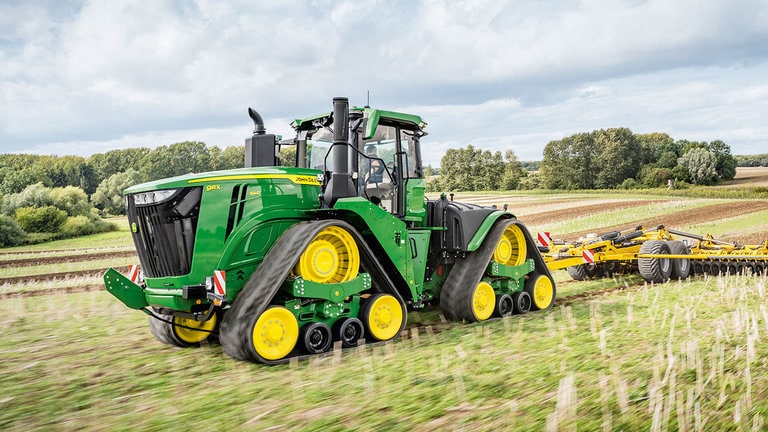 Трактор серии 9RX l John Deere